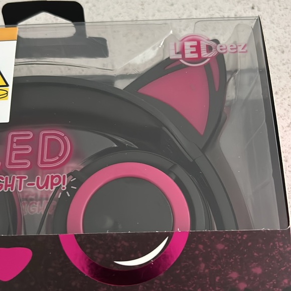 LEDeez LED Light-Up Cat Ears LED Headphones With Mic NEW SEALED - Picture 2 of 7